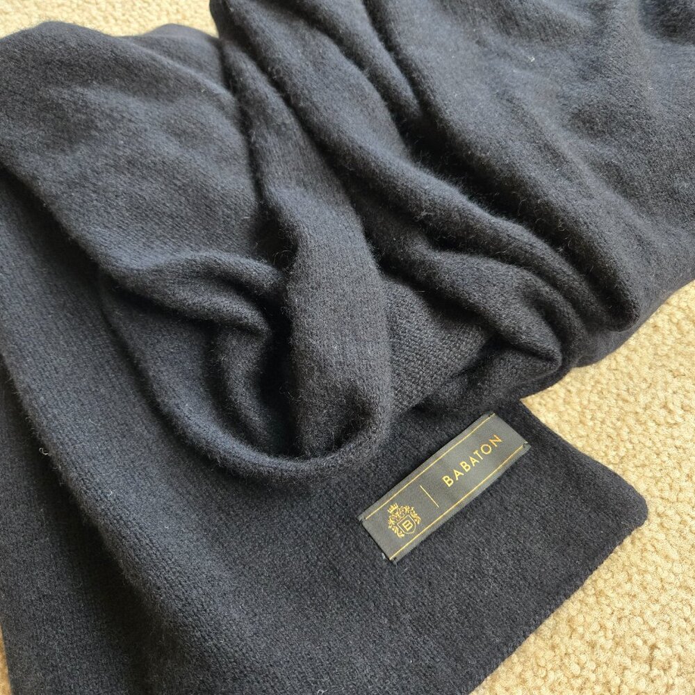Babaton Cashmere Scarf Knit Black - Picture 6 of 7